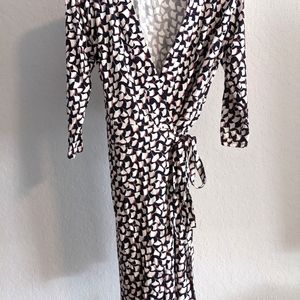 Like New Ann Taylor Wrap Dress size 6